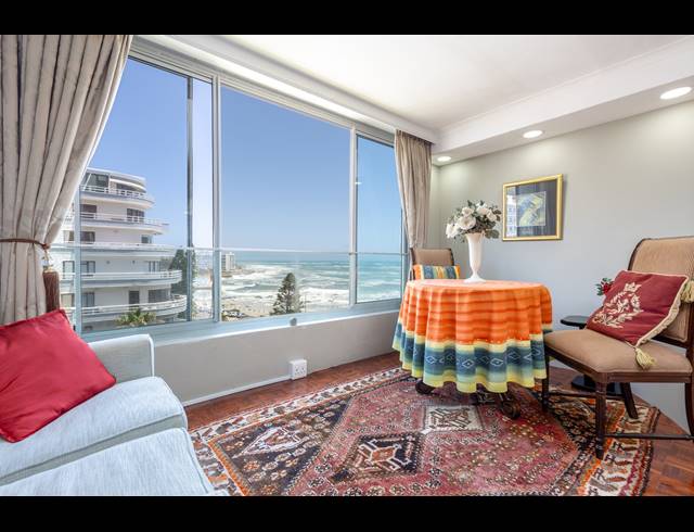 2 BEDROOM APARTMENT TO LET IN SEA POINT
